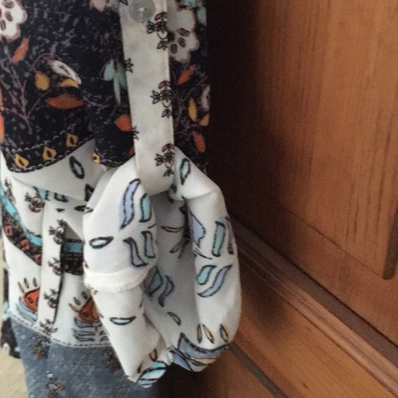 Multi colored spring or summer dressAmazing prints - Picture 3 of 8